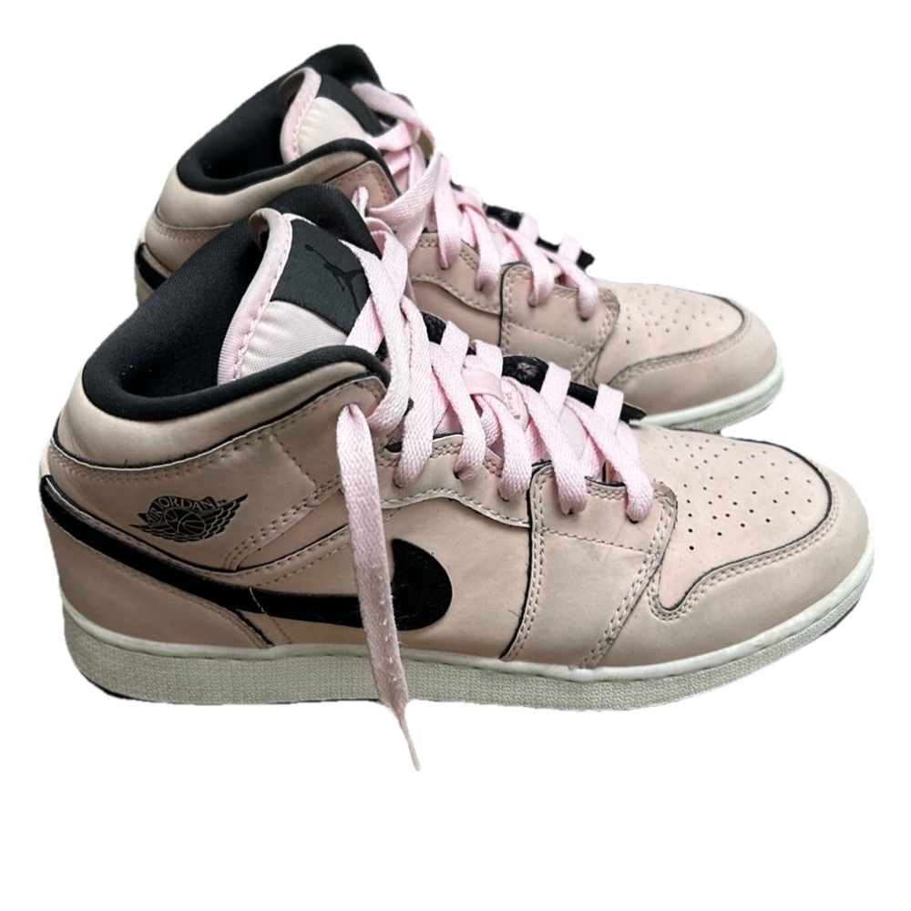 AIR JORDAN Size 7Y 555112-601‎ Light Pink